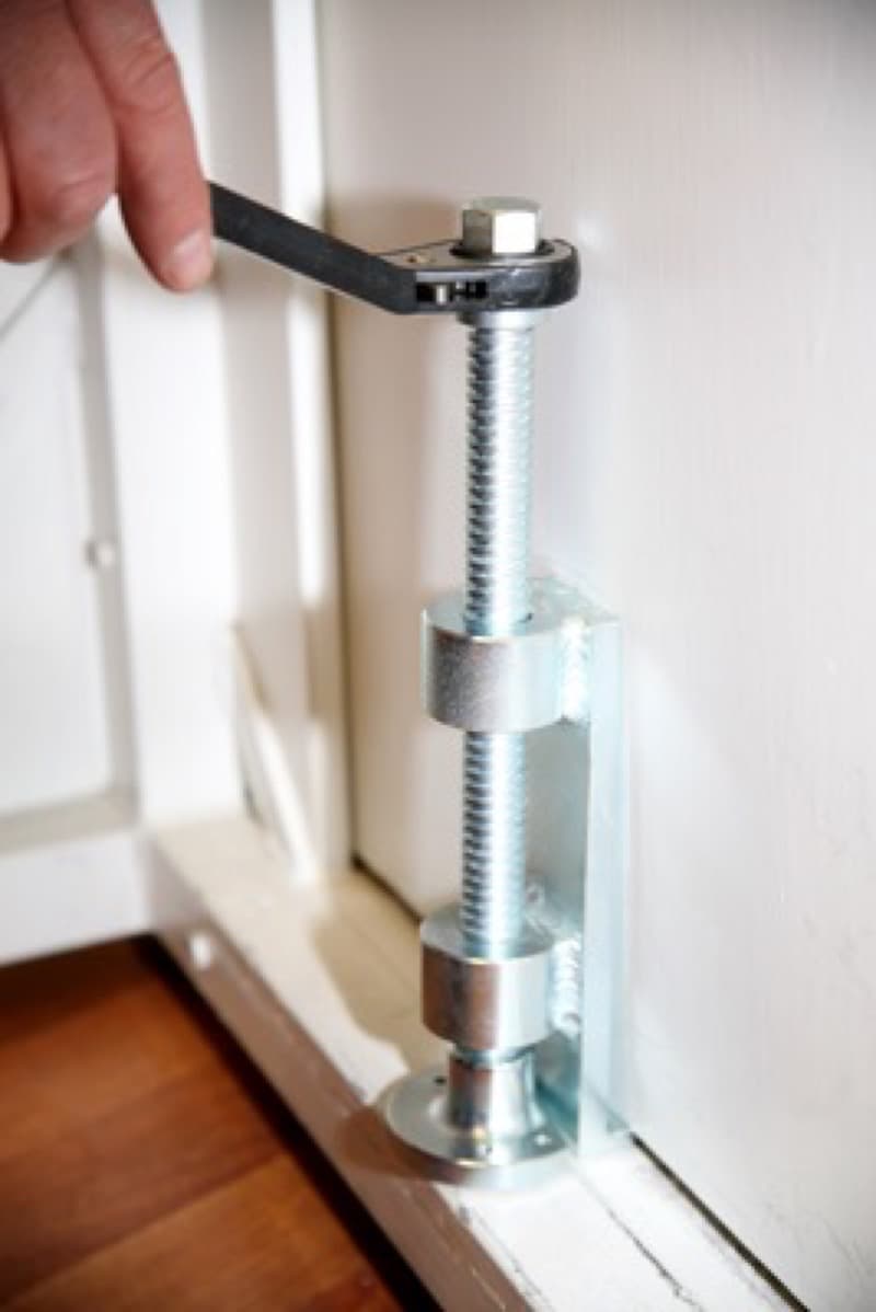 Door Spreader